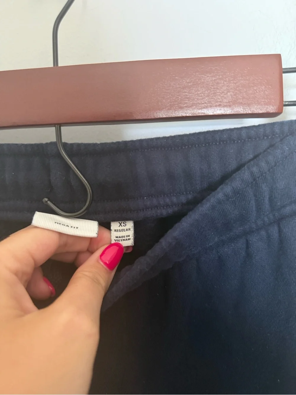 Aritzia Cozy Sweatfleece Mega sweatpants in a dark blue colorway
